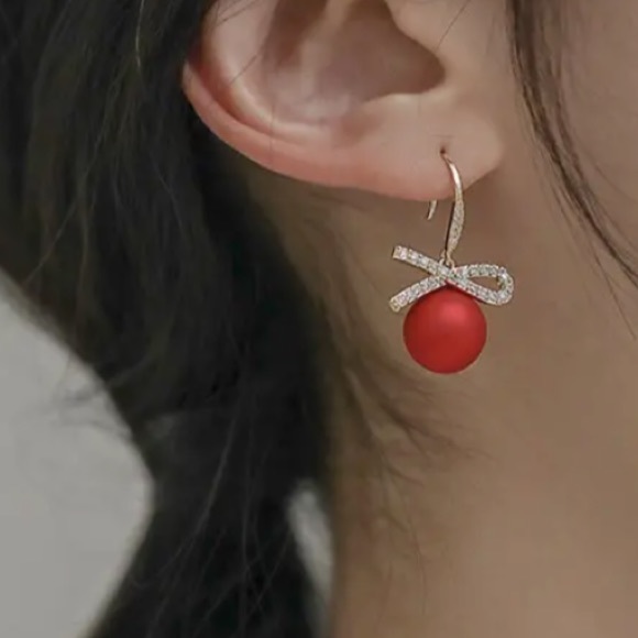 🌼 Half Bow Red faux Pearl with Rhinestones Hook Earrings - Picture 2 of 3